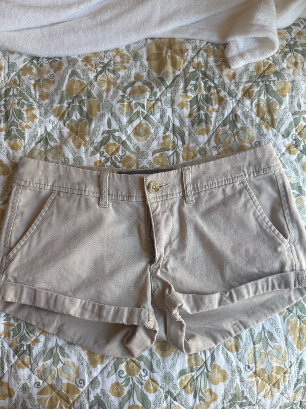 A&F Micro Mini Khaki Chino Shorts size 25